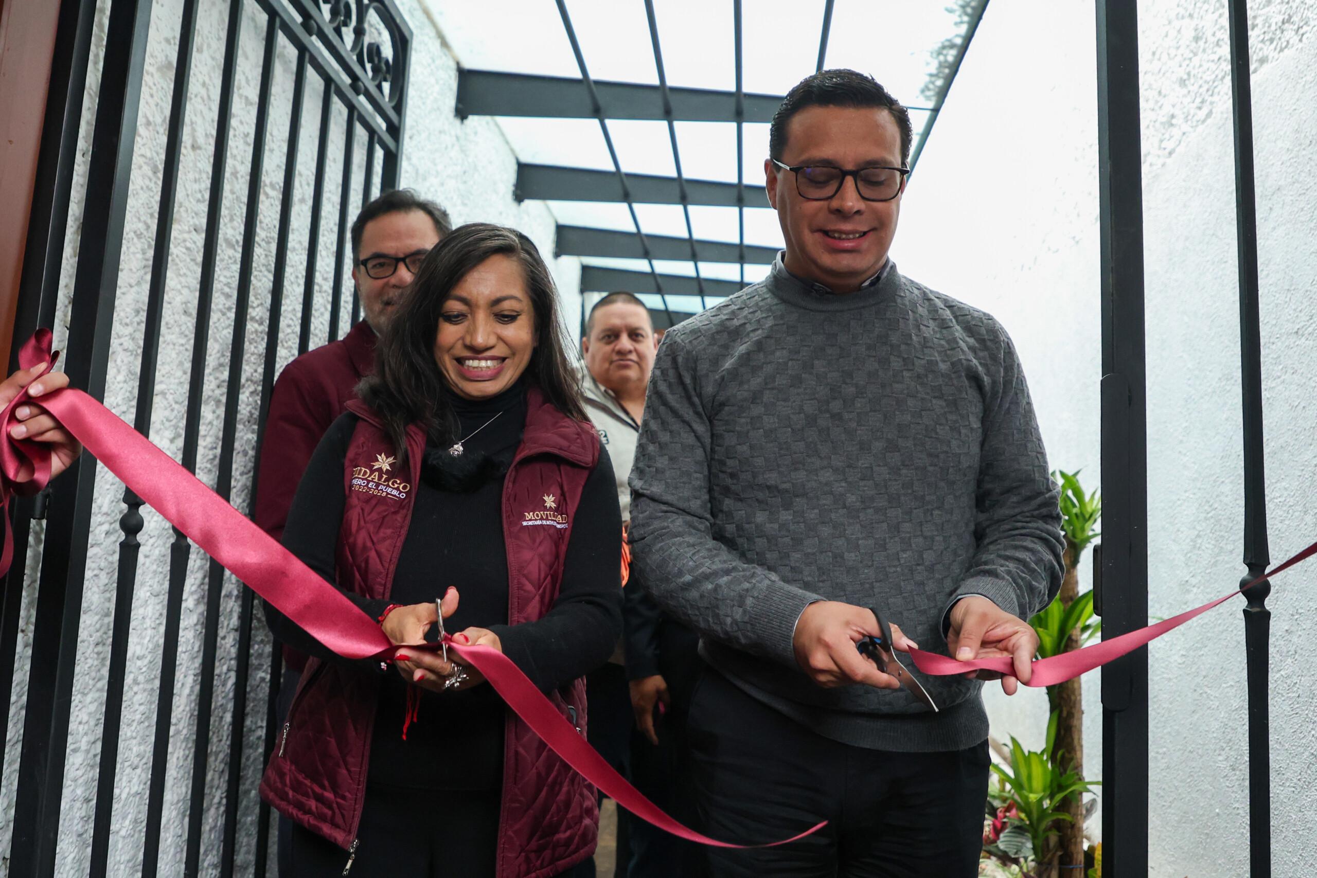 Se inauguran oficinas de la Semot en Hidalgo. Ante representantes del sector de transporte y personal de la dependencia, se realizó el corte d