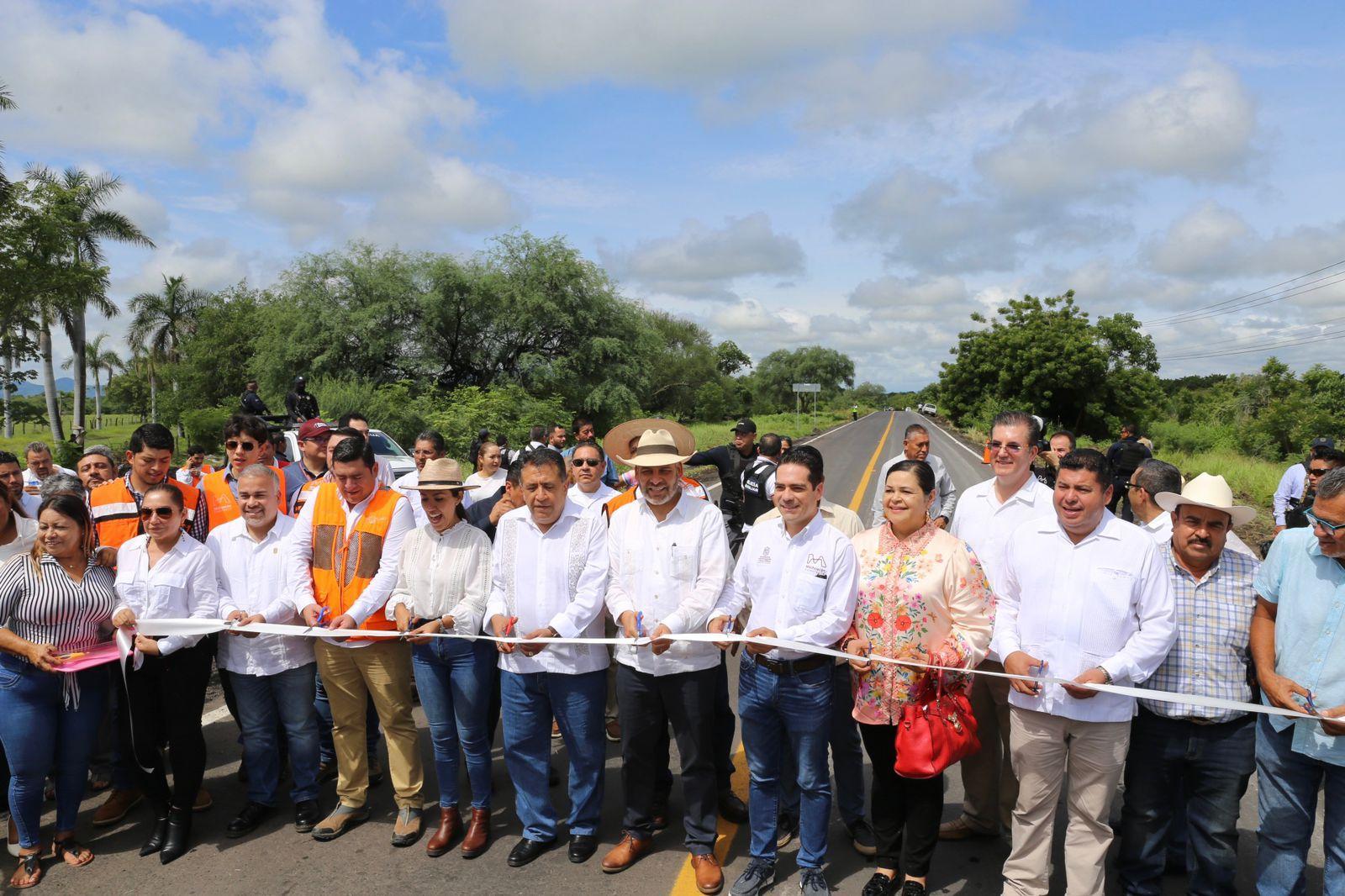Inauguración de tramo carretero Apatzingán-El Terrero. El gobernador Alfredo Ramírez Bedolla, inauguró la rehabilitación de 34 kilómetros del tramo carretero Apatzingán-El Terrero, que tuvo una inversión de 84 millones de p