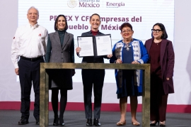 CFE y Pemex vuelven a ser del pueblo: Sheinbaum firma leyes que revierten reforma energética de 2013