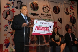 Julio Menchaca reafirma compromiso con la libertad de expresión en la 8va Semana del Periodismo
