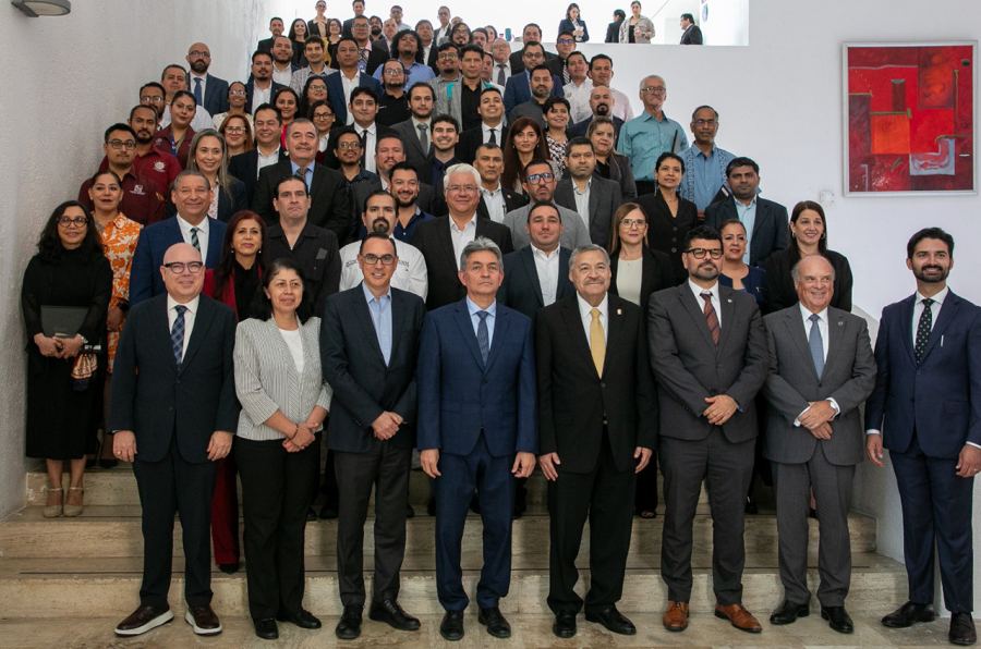 Nuevo León apuesta por el talento docente para liderar la industria de semiconductores