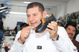 Puebla impulsa la industria del calzado con modelo inclusivo y desarrollo regional para 2026