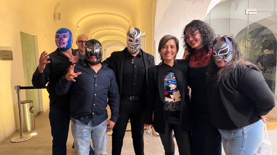 love y luchas 2