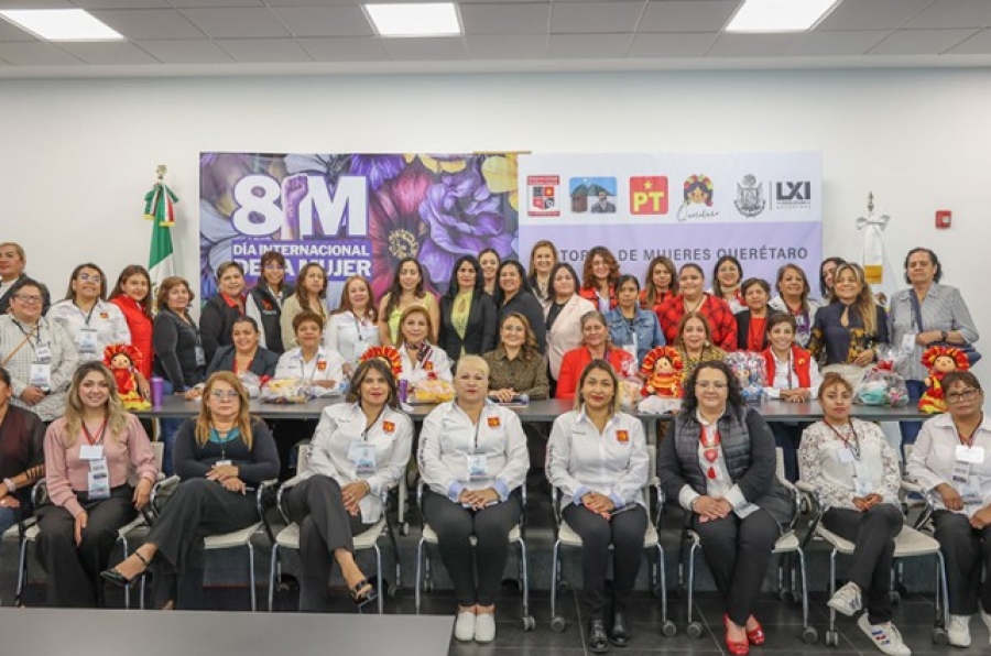 La «izquierda con visión de mujer»: Claudia Díaz Gayou encabeza cumbre feminista del PT en Querétaro