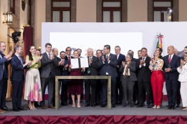 «Lo que compre el gobierno, que sea acero mexicano»: Sheinbaum firma histórico acuerdo para blindar la industria siderúrgica