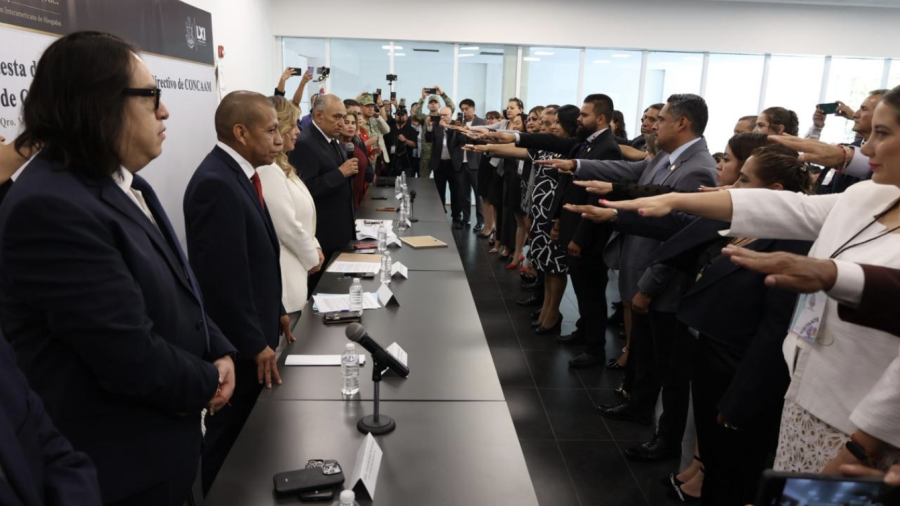 Toma de protesta del colegio de abogados