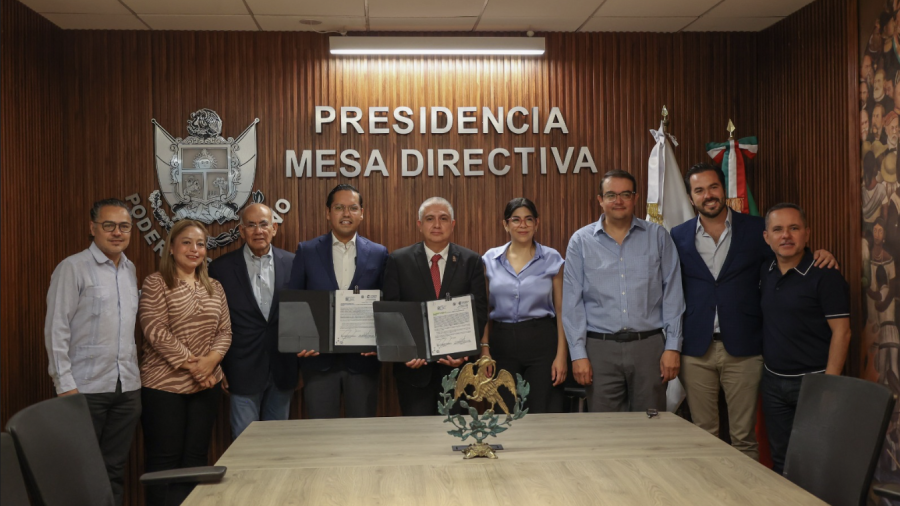 Chepe Guerrero entrega iniciativa