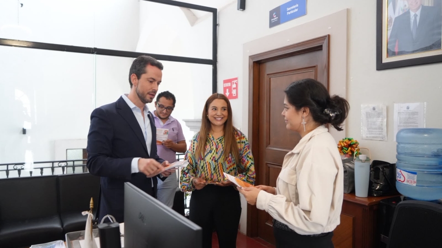 Paul Ospital confronta al PAN por permisos de paternidad