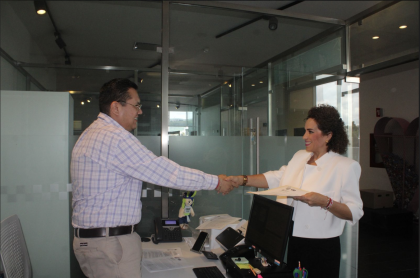Adriana Meza presenta exhorto