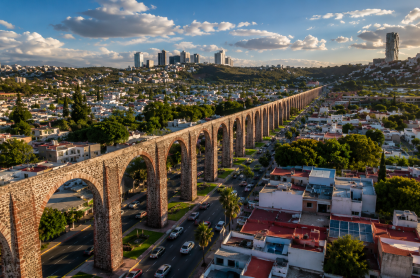 Arcos de qro - agua hay esperanza
