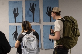 El arte vivo del pigmento ancestral: Aline González inaugura «Guardianes del Añil» en Querétaro