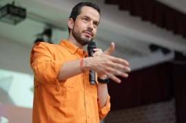 Paul Ospital pide al municipio de Querétaro recortar privilegios antes que vender predios para parques