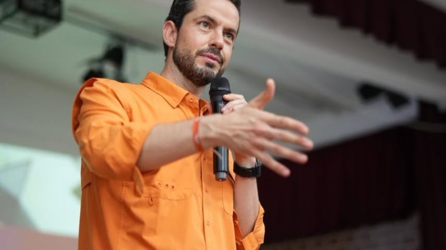 Paul Ospital exige a municipio de Querétaro más recortes a la burocracia, y monos cortes de arboles