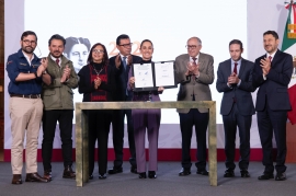 La Presidenta de México firma decreto para nuevos consultorios médicos