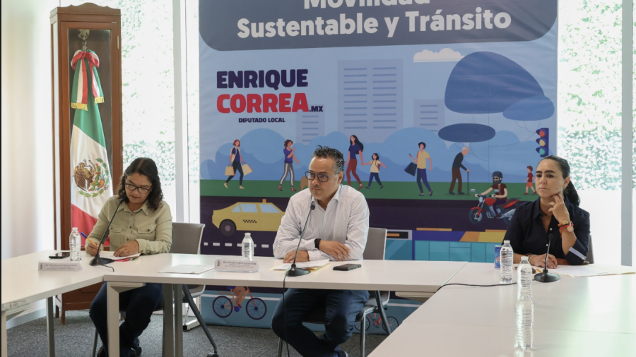 Comisión de movilidad aprueba promover la lectura en paraderos