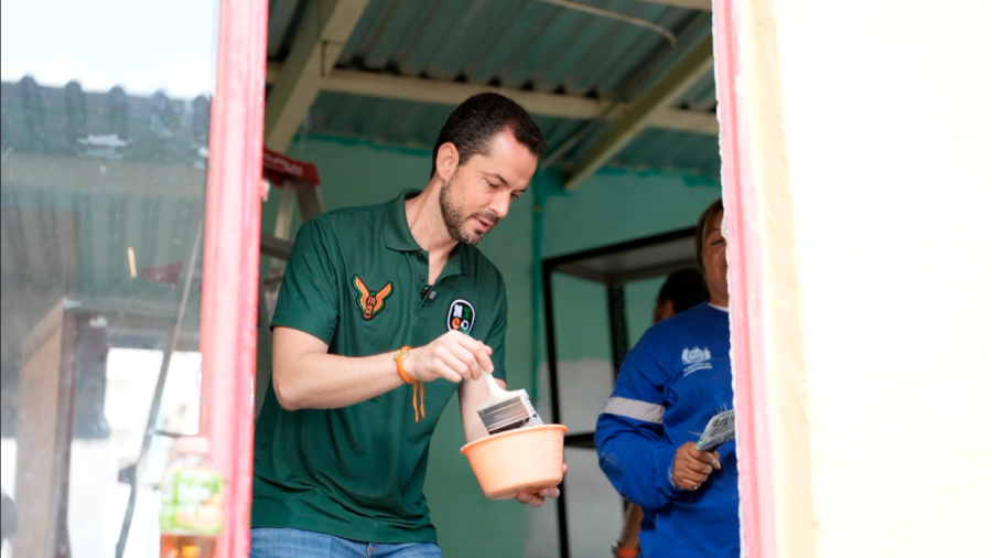 El diputado local de movimiento ciudadano participa en la remodelación de sitio propiedad de CONAFE