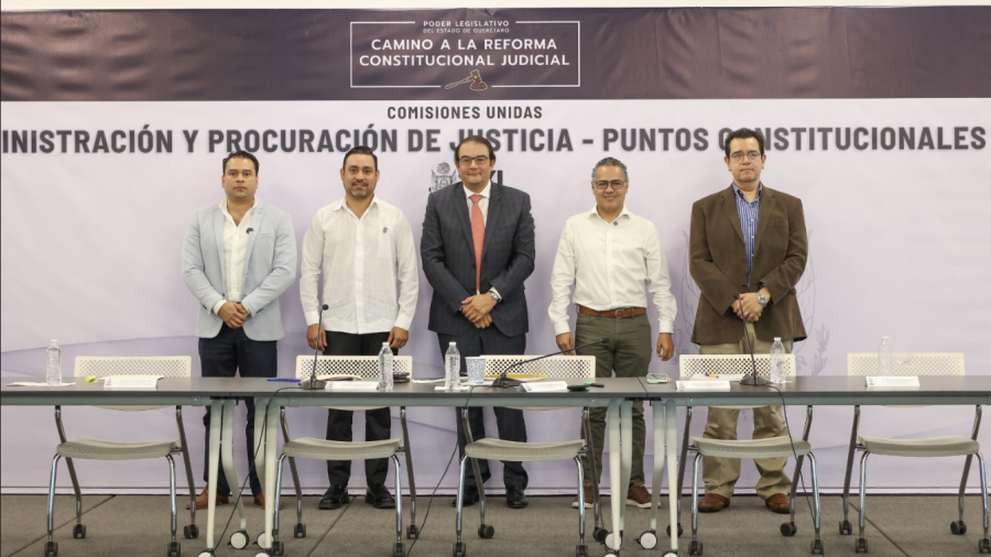 Los Presidentes de distintas comisiones al finalizar la discusión política