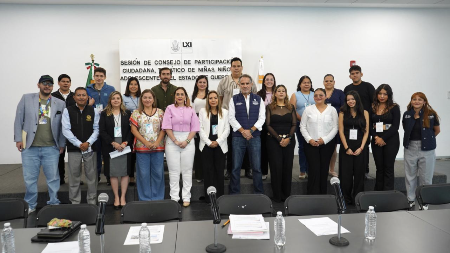 La diputada Perla flores junto con los panelistas e invitados a la sesión del consejo temático de infancias
