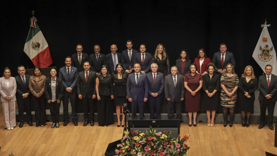 Integrantes de la LXI Legislatura durante el 2do informe de actividades