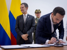 Reconoce a Marruecos sobre el Sáhara Occidental y a Israel sobre los Altos del Golán