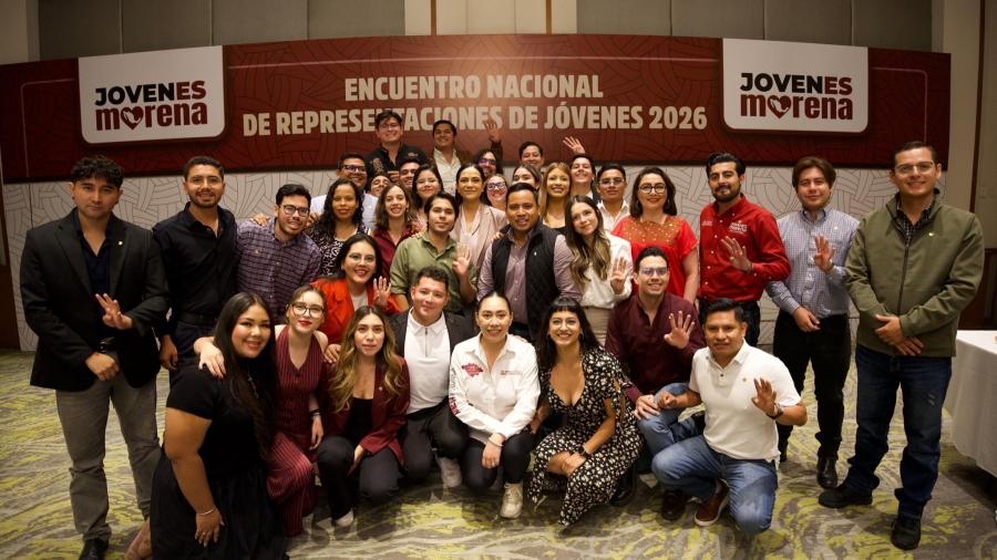La Presidenta Nacional del MORENA en reunión con jovenes del partido movimiento