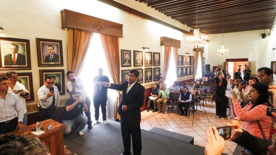Miguel Jiménez Evangelista protesta como nuevo secretario del ayuntamiento