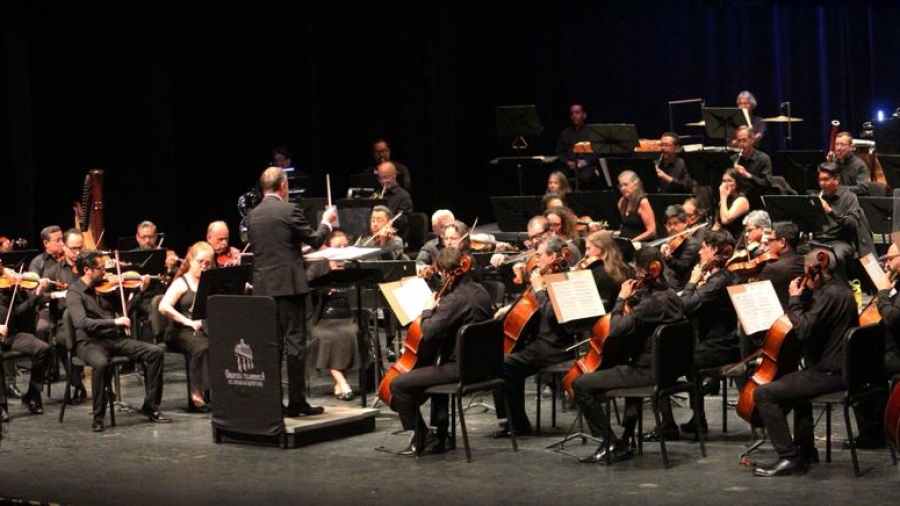 La Orquesta de Viento de FriedrichGulda presentando Música en la ciudad