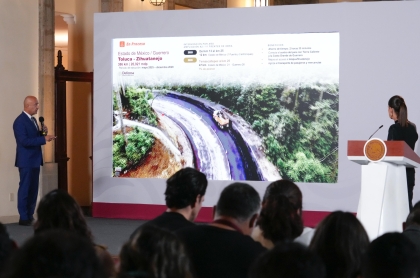 La Presidenta Claudia Sheinbaum durante la presentación del plan de infraestructura carretera