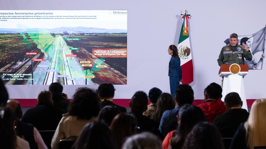 La Presidenta Sheinbaum durante la presentación de avances de la obra del Tran del norte