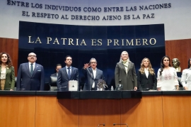 El Senador Higinio Martínez toma protesta como Presidente de la Mesa directiva de la Camara de Senadores