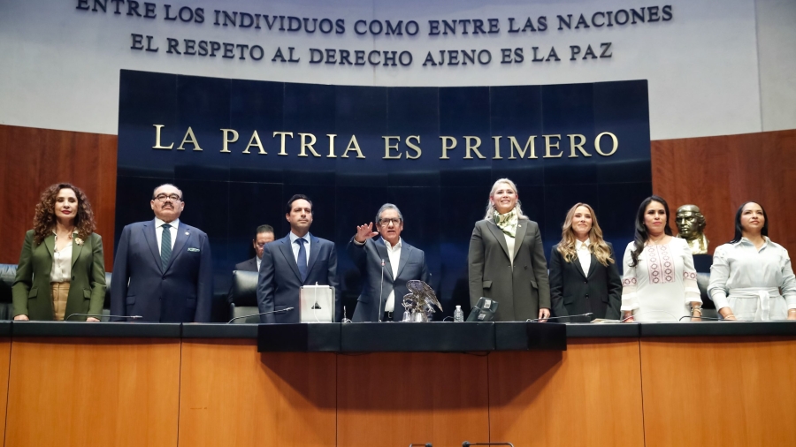 El Senador Higinio Martínez toma protesta como Presidente de la Mesa directiva de la Camara de Senadores