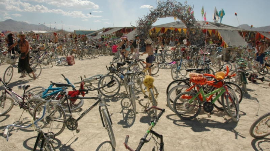 Bicicletas de Burning Man benefician a madres buscadoras en México