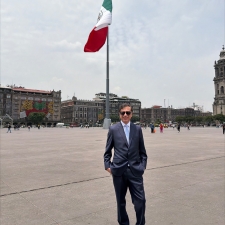 Gustavo Petro a su llegada a la ciudad de México visito el centro histórico