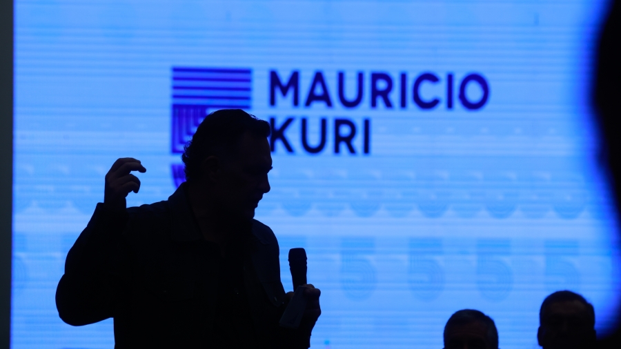 Mauricio Kuri durante el encuentro con industriales de Querétaro