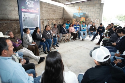 El Presidente Municipal de San Juan del Río en reunión con vecinos de la comunidad de San Sebastian
