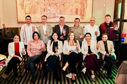 El Cordinador de la 4T en el estado de Queréaro durante su reunión con diputadas y diputados locales