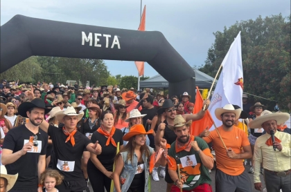 Paul Ospital en la meta de la carrera Sombrerun 2026 que se llevo a a cobo en Corregidora
