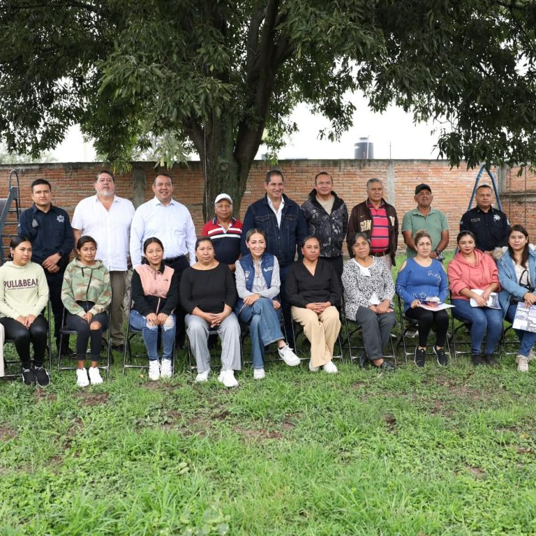 El Presidente Municipal de San Juan del Río durante la jornada comunitaria en San German