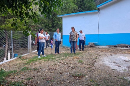 La Diputada Local Blanca Benítez durante su visita de trabajo en Arroyo Seco