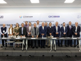 Diputados locales junto a invitados especiales durante la presentación del plan 20250