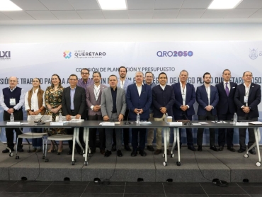 Diputados locales junto a invitados especiales durante la presentación del plan 20250