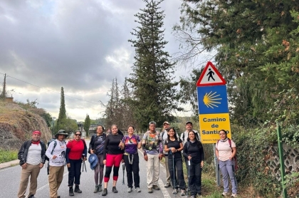 Un grupo de guias de la Sierra Gorda junto a personal de la secretaria de Turismo recorren el camino a Santiago en Galicia