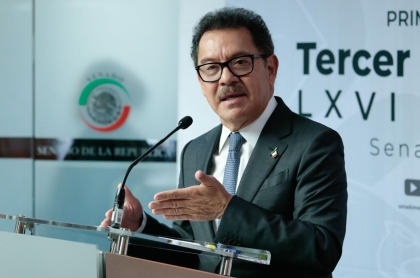 El Senador Ignacio Mier durante su posicionamiento ante la prensa