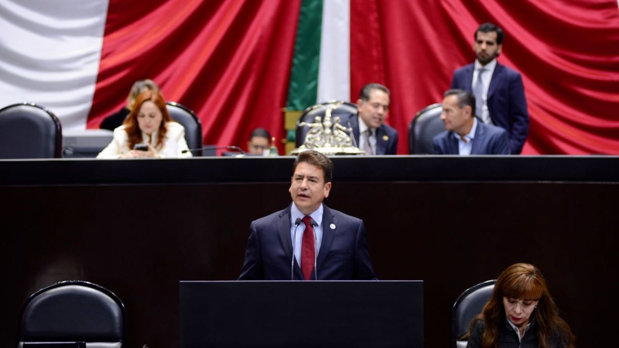 El Diputado Federal Ricardo Astudillo durante su posicionamiento en el pleno de la cámara de diputados