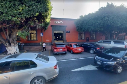 Fachada del BBVA de SJR sobre avenida Benito Juárez