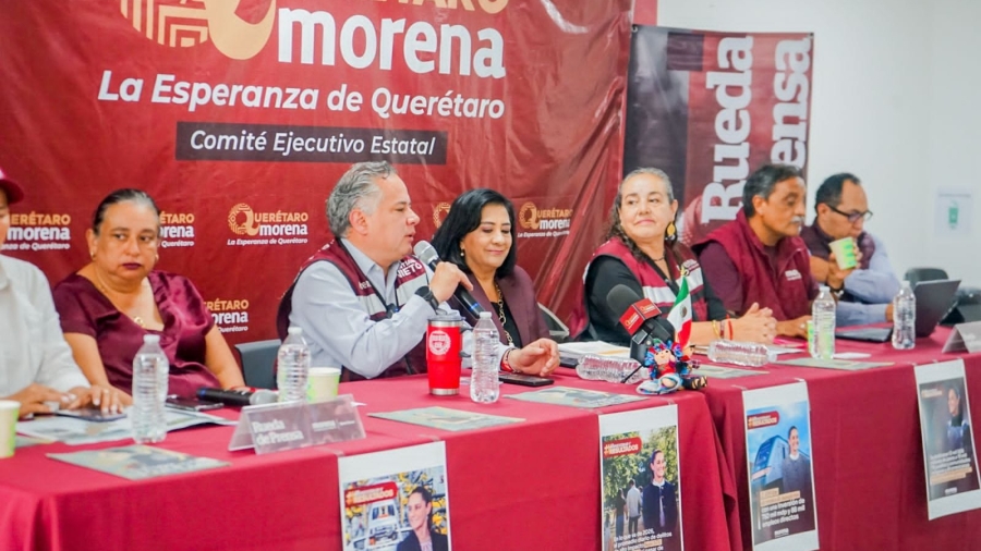 El Coordinador de la 4t en Qro durante conferencia de Prensa