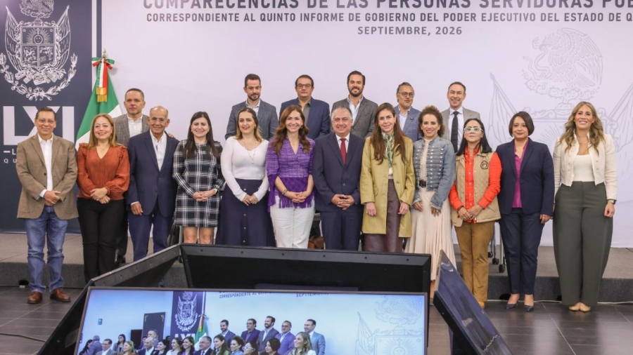 Diputadas y Diputados locales junto a las secretarias de turismo y de las mujeres durante la glosa del 5to informe de gobierno