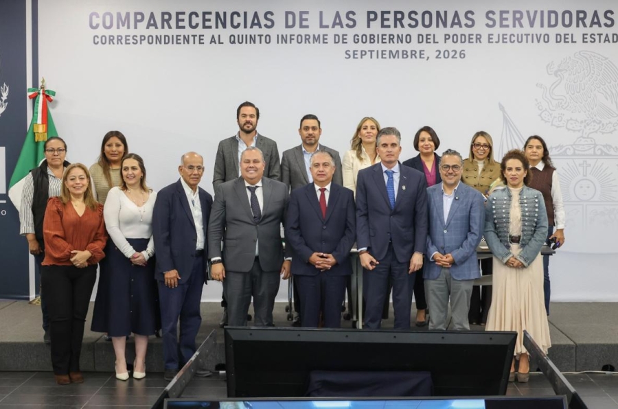 Los titulares de AMEQ y CEA acompañados de diputadas y diputados al finalizar la glosa correspondiente