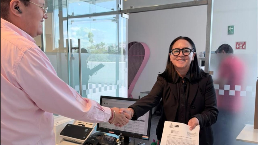 La Diputada Tere Calzada en oficializó de partes entregando su iniciativa