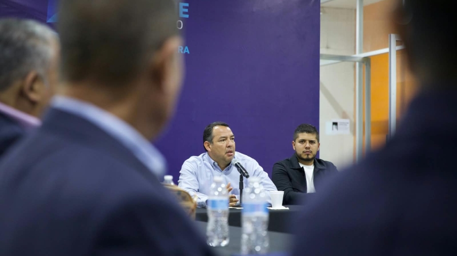 El Presidente Municipal en Reunión con integrantes deL FECAB como parte de su gira del V Informe de Gobierno